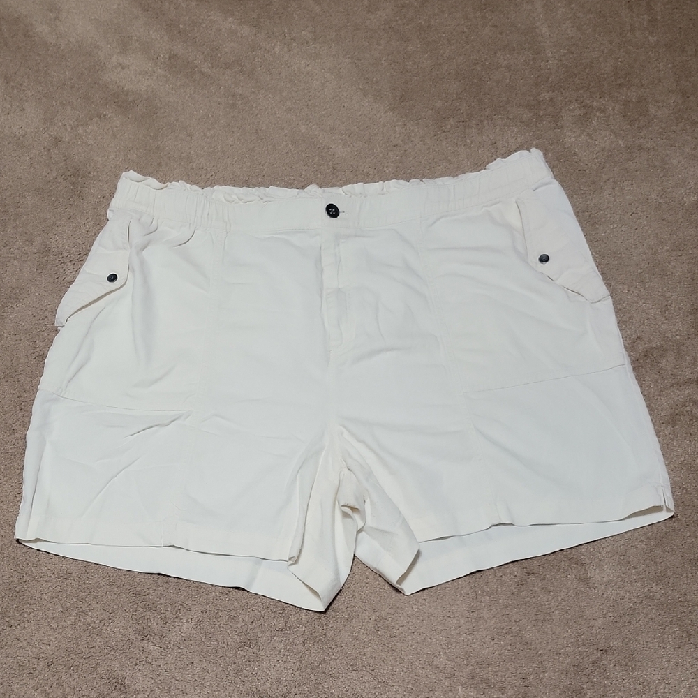 Old Navy Cream Elastic Waist Shorts